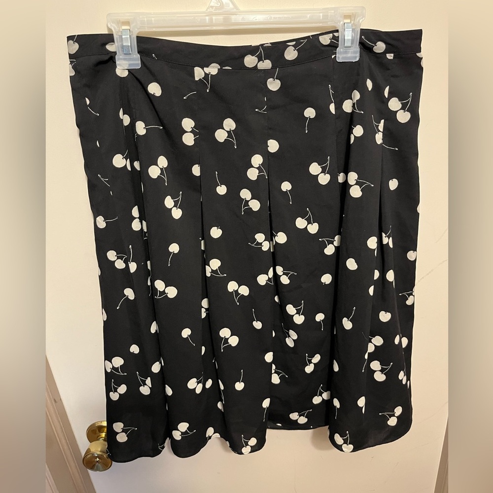 Women’s Coldwater Creek skirt with white cherries size M (10-12)